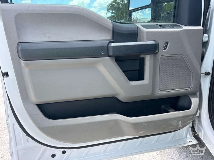 2022-ford-f250-image-11