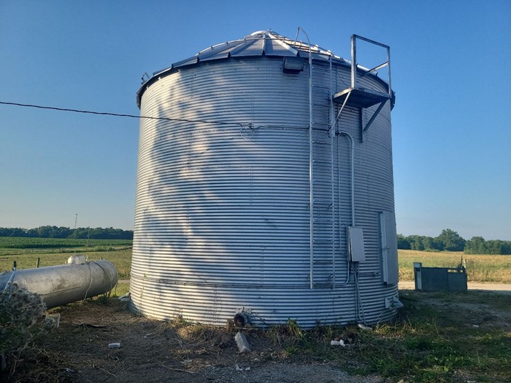 grain-bin---closest-to-road-image-3