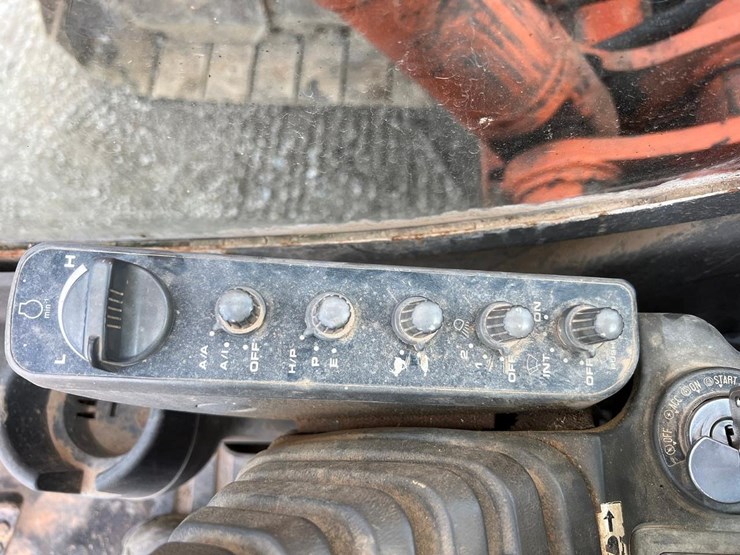 2005-hitachi-zx225us-lc-image-21
