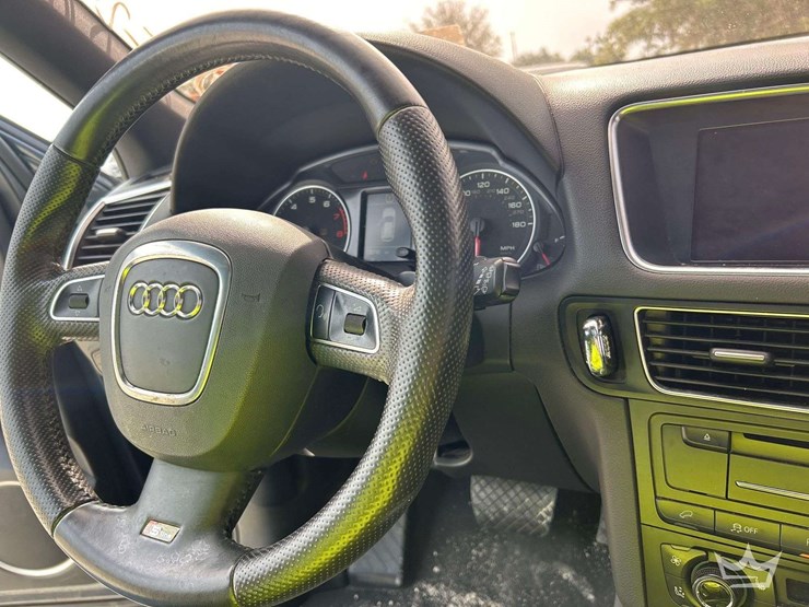 2011-audi-q5-image-17