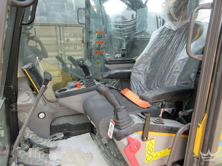 2025-volvo-ecr235e-tunnel-boom-hydraulic-excavator-image-21