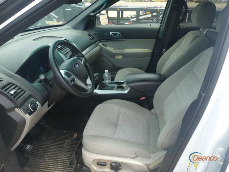 2015-ford-explorer-image-6