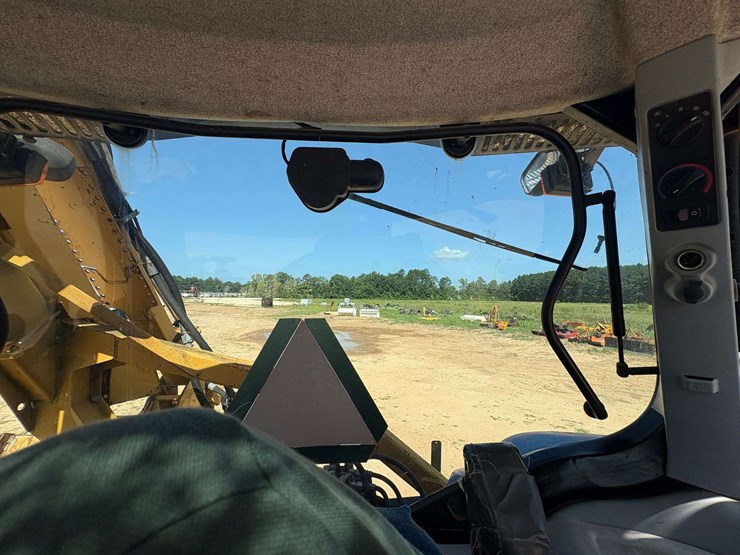 2010-new-holland-t6030-image-13