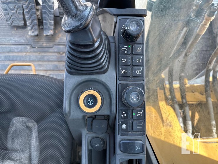 caterpillar-320gc-image-23