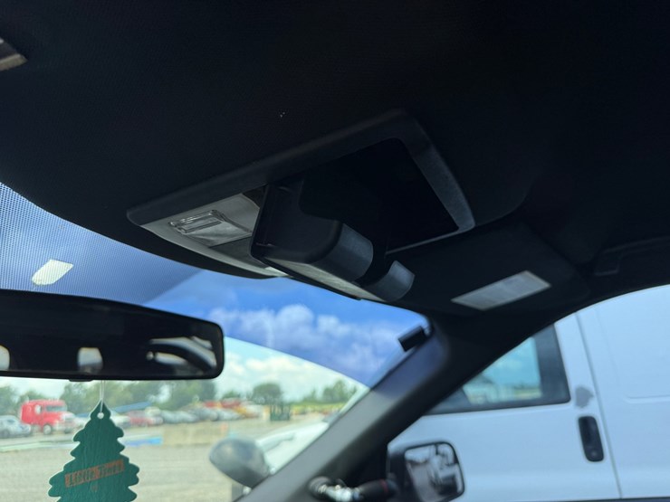 2017-ford-explorer-image-53