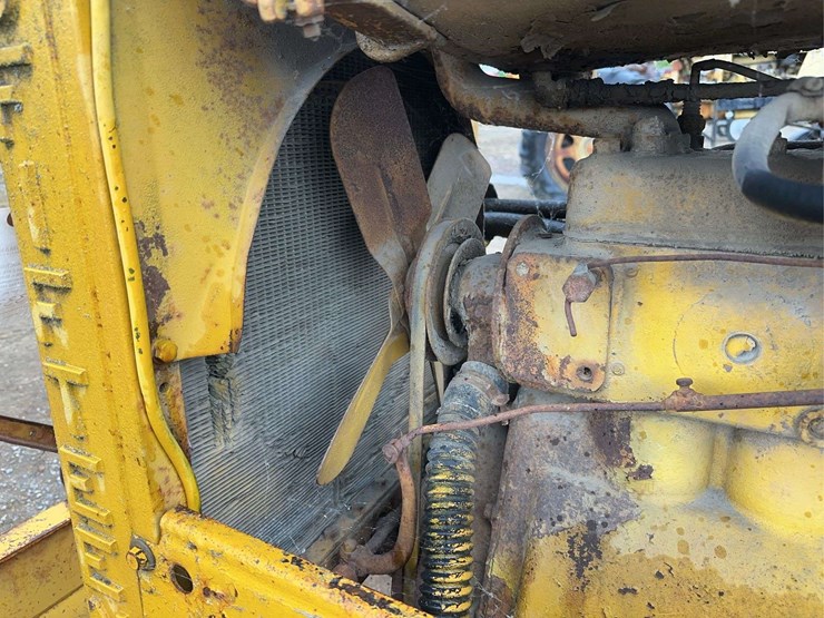 caterpillar-fifteen-image-14