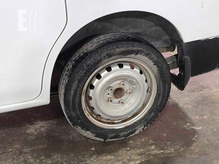 2015-nissan-nv200-image-21