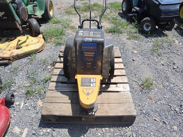 cub-cadet-weed-wacker-image-3