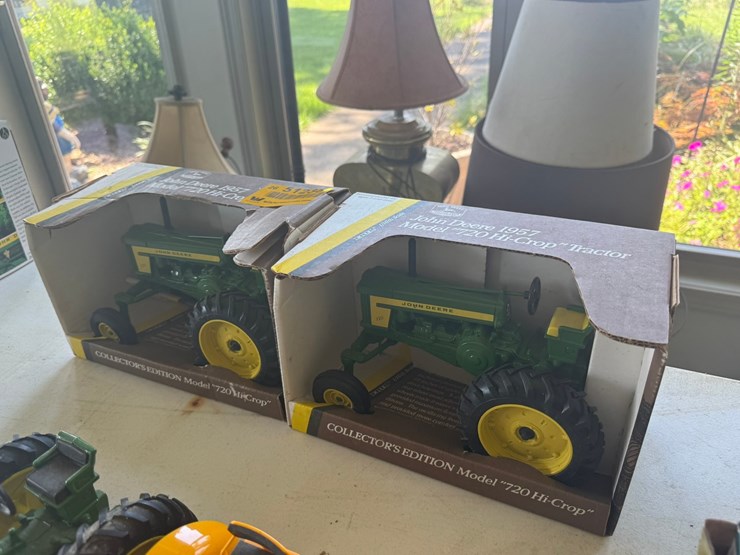 1957-john-deere-720-image-2
