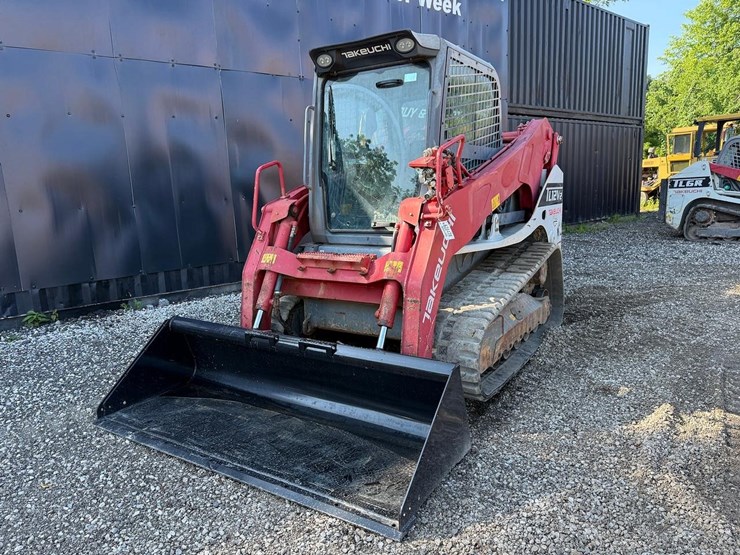 2017-takeuchi-tl12v2-image-8