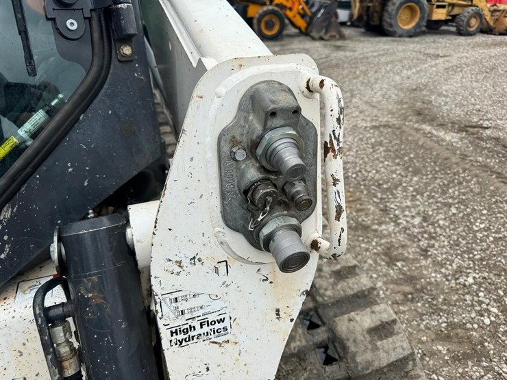 2021-bobcat-t770-image-12