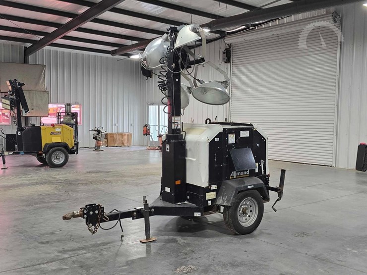 allmand-bros-night-lite-v-series-image-1