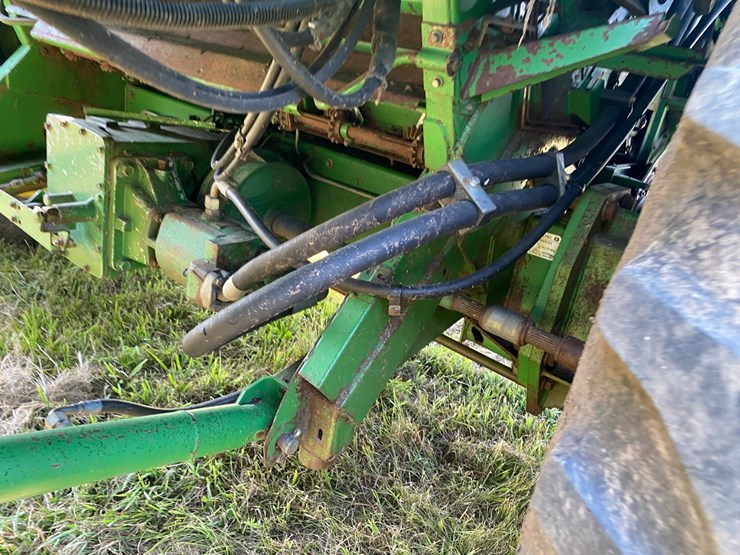john-deere-9600-4x4-combine-image-17