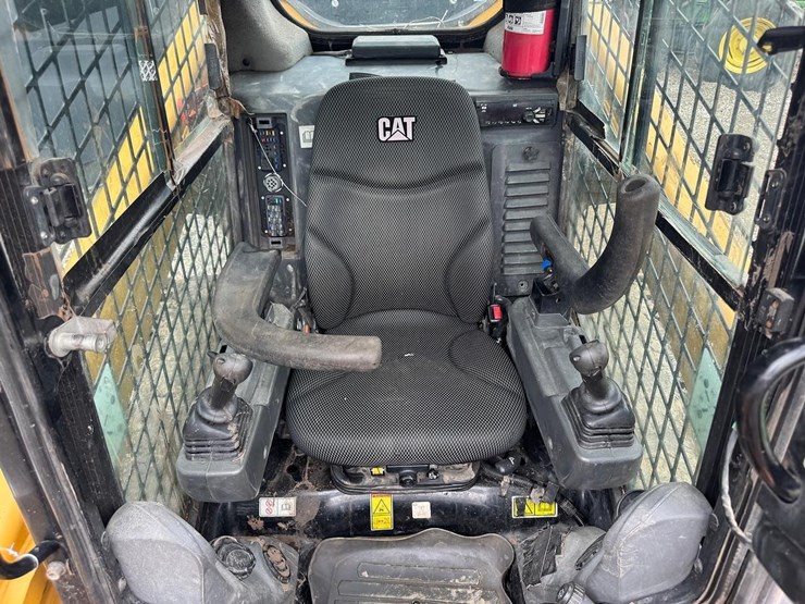 2020-caterpillar-299d3-xe-image-24