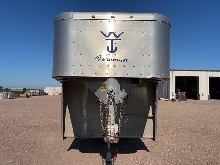 2009-wilson-livestock-trailer-image-9