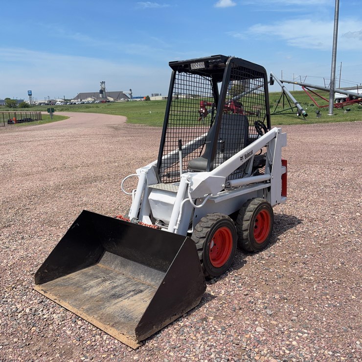 BOBCAT M371
