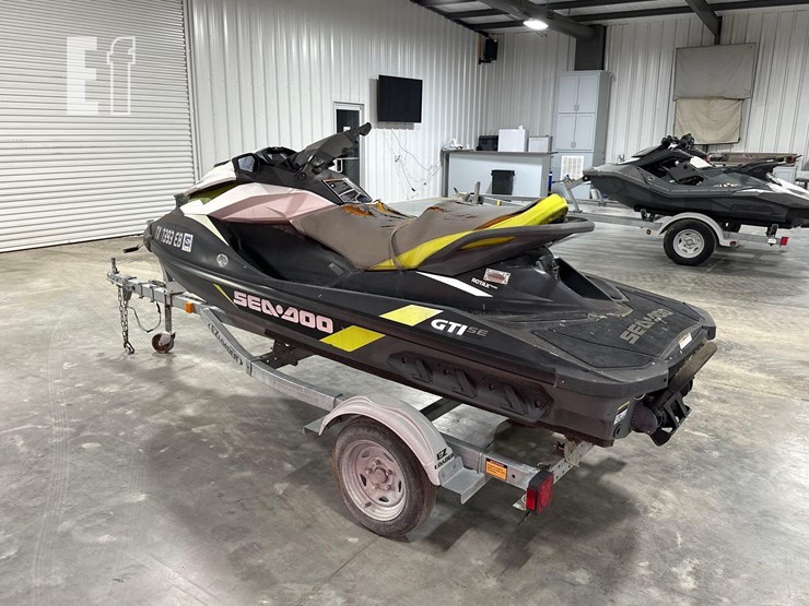 sea-doo-gti-se-personal-watercraft-image-4