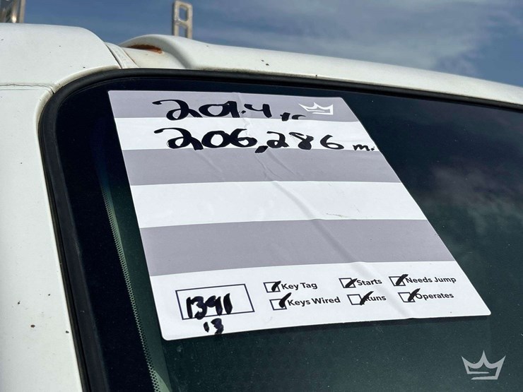 2014-nissan-nv1500-image-29