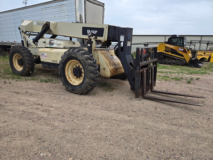 ingersoll-rand-vr843c-telehandler-image-1