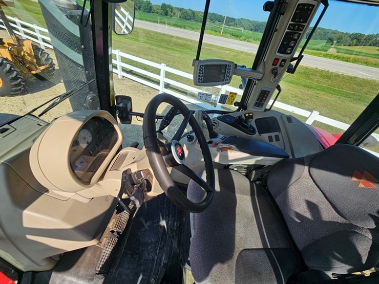 massey-ferguson-7624-image-37