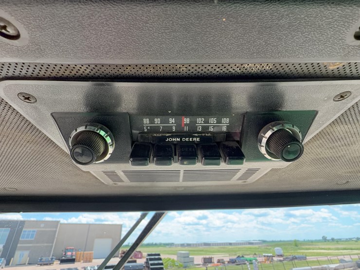 1981-john-deere-8820-image-60