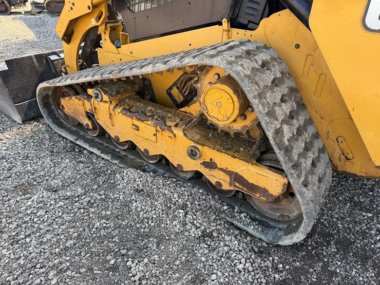 2022-caterpillar-299d3-image-17