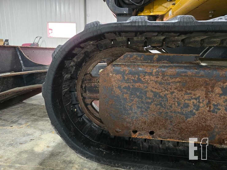 2021-deere-35g-image-29