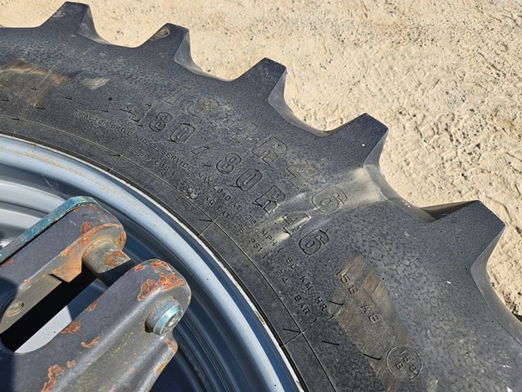 massey-ferguson-7624-image-90