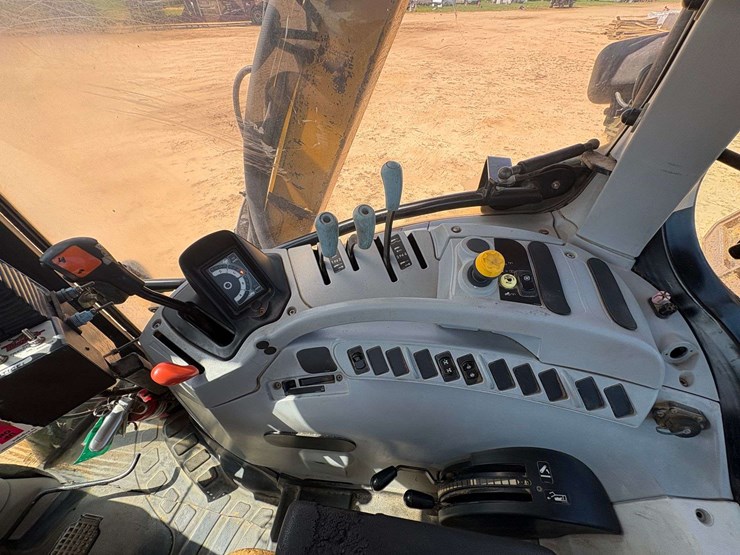 2010-new-holland-t6030-image-11