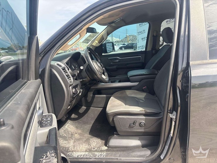 2020-dodge-1500-image-14