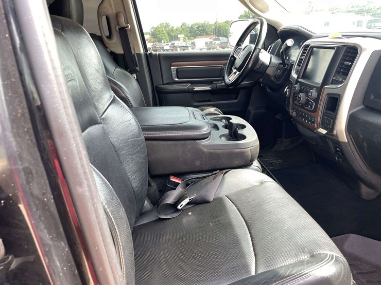 2016-dodge-ram-2500-image-18
