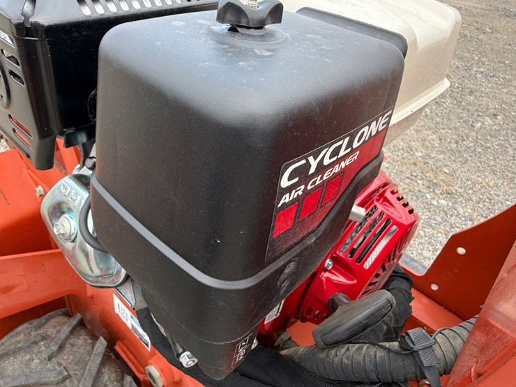 ditch-witch-c12-image-10