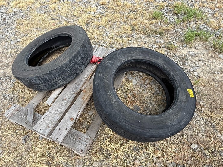 #42818-•-lot-of-(2)-firestone-255/70r22.5-tires-inv#-42818-image-6