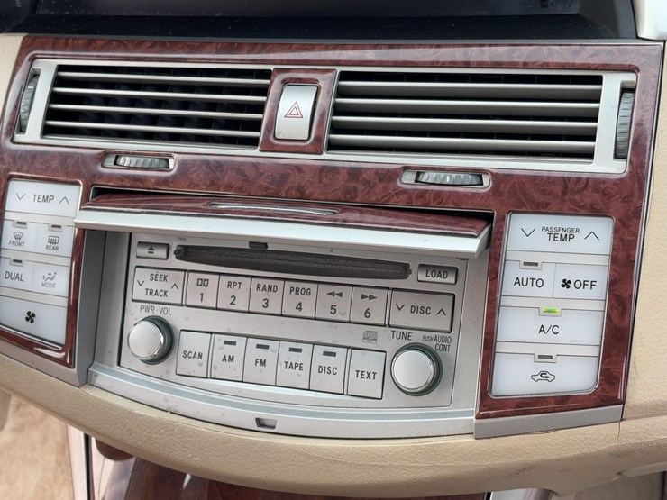 2005-toyota-avalon-sedan-image-23