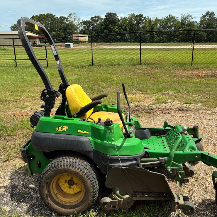 JOHN DEERE Z820A