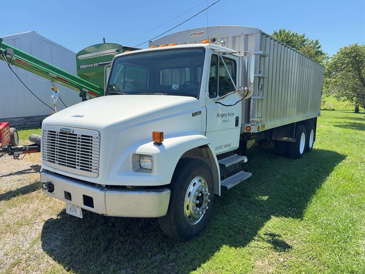 2002-freightliner-fl80-image-4