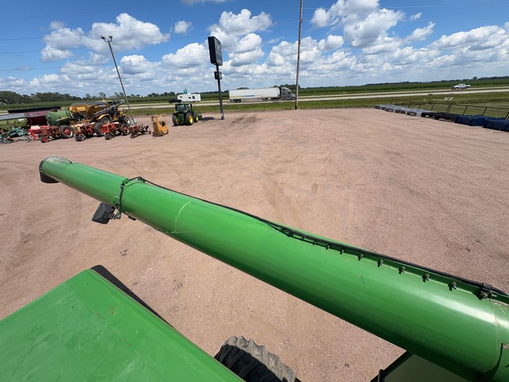 1981-john-deere-8820-image-37