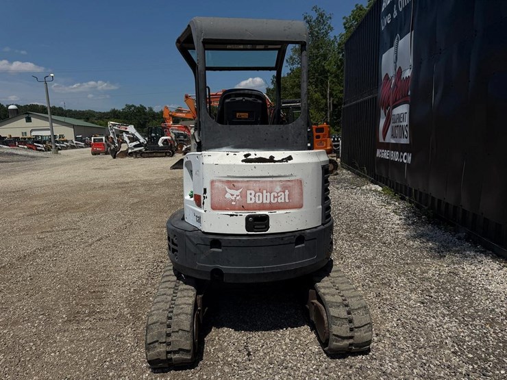 2013-bobcat-e26-image-3