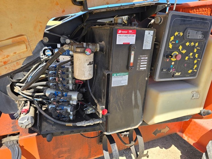 2013-jlg-600aj-image-17