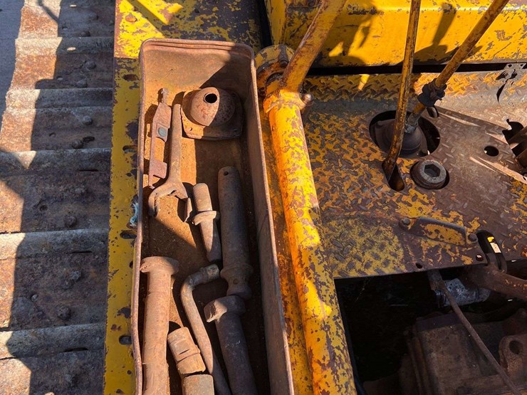 caterpillar-d7-image-21