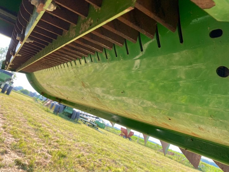 john-deere-9600-4x4-combine-image-41