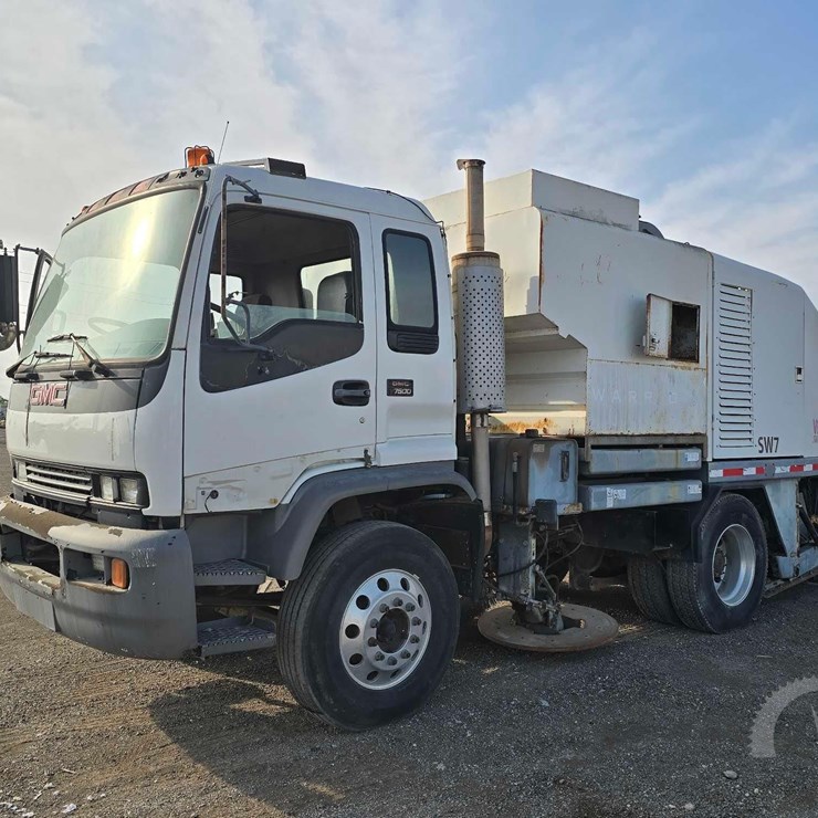 2002 GMC T7500