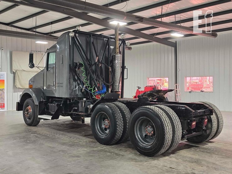 2005-kenworth-t800-image-4