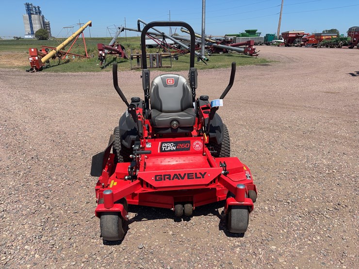 gravely-992267-zero-turn-mower-image-2