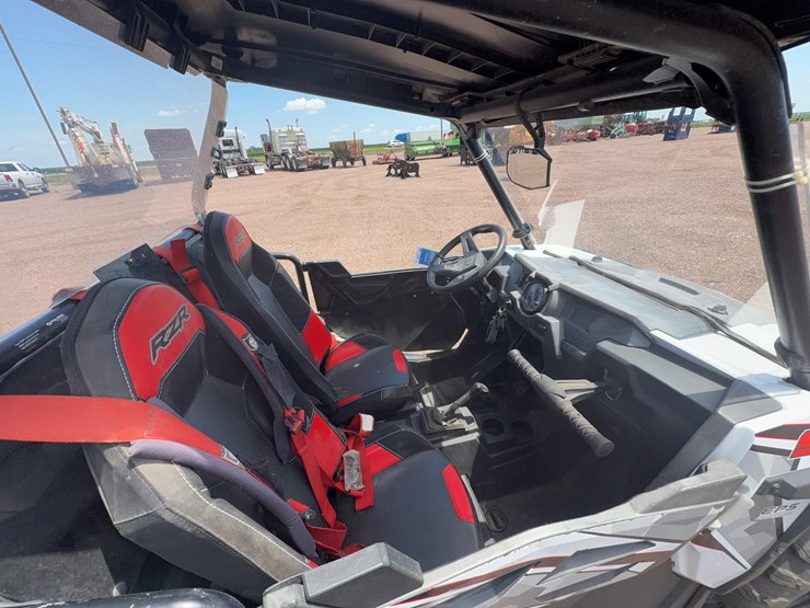 polaris-rzr-900-image-10