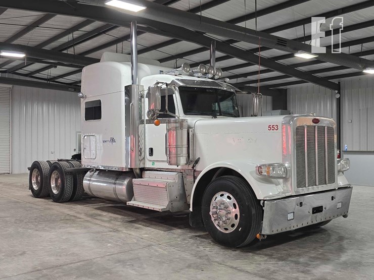 2015-peterbilt-389-image-2