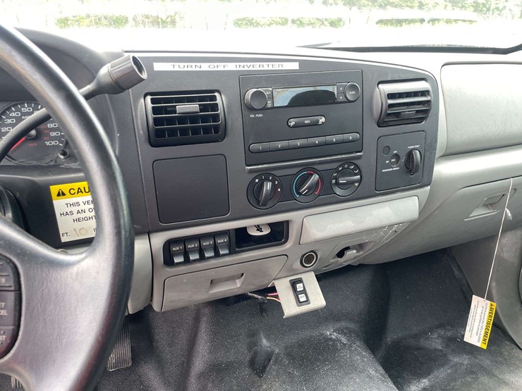 2005-ford-f450-image-13