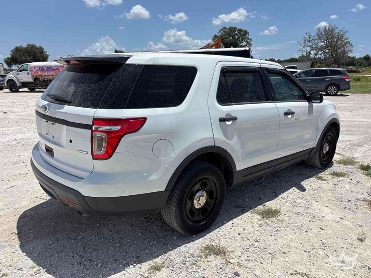 2013-ford-explorer-image-3