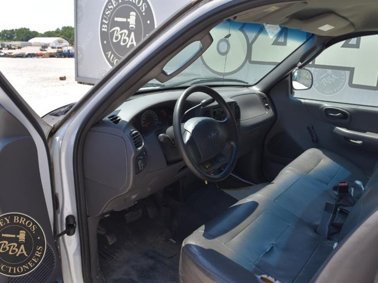 2004-ford-f150-image-13