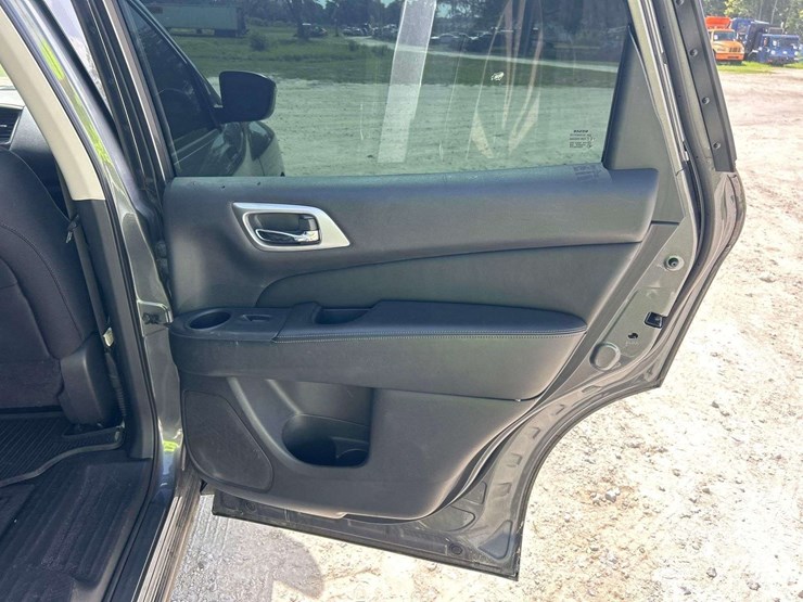 2018-nissan-pathfinder-image-18